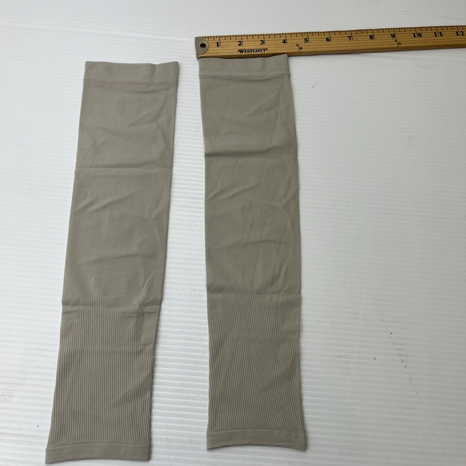 2 Pack UPF 50+ Sun Sleeves Cooling Fabric Compression Arm Sleeves Gray