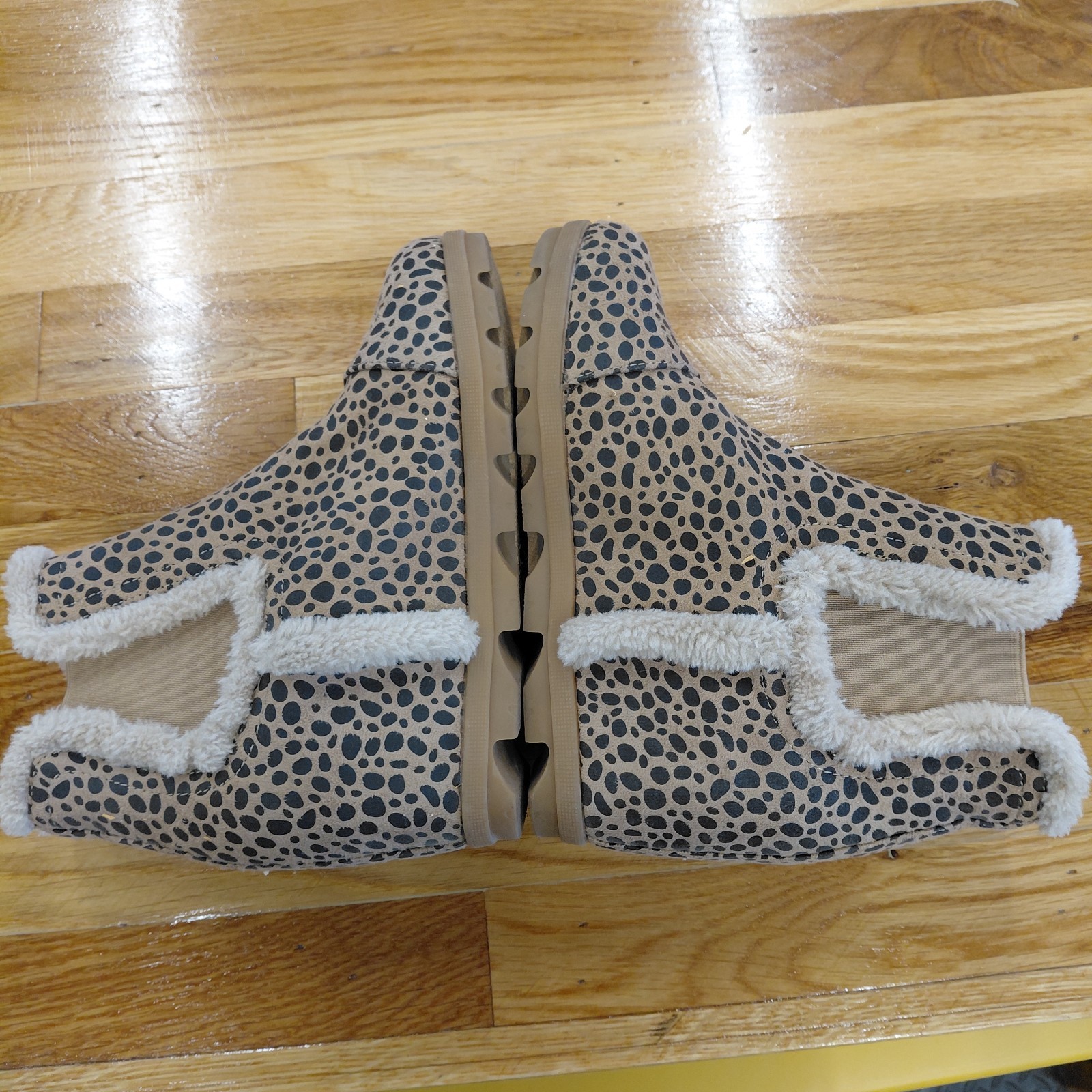 Sugar Haylei Wedge Booties Women’s Size 7.5 M Animal Print Hidden Heel Faux Fur