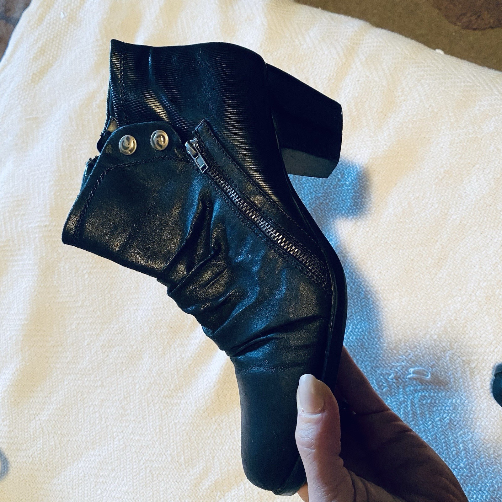 Baretraps Women’s 9 Black Ankle Bootie Boot Side Zipper Block Heel