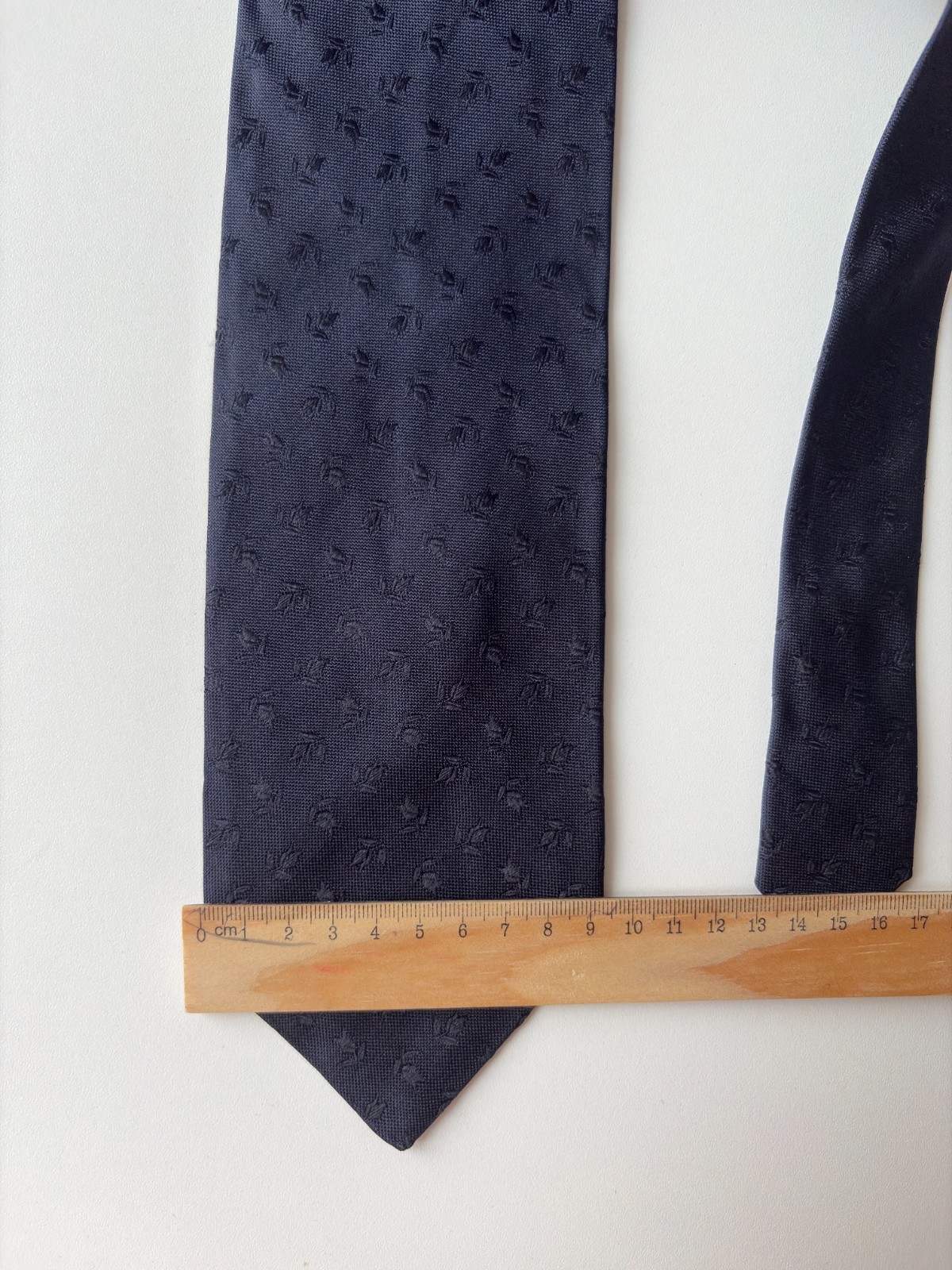 VINCI Silk Tie Navy Blue Small Floral Pattern Italy Classic 100%, 1031