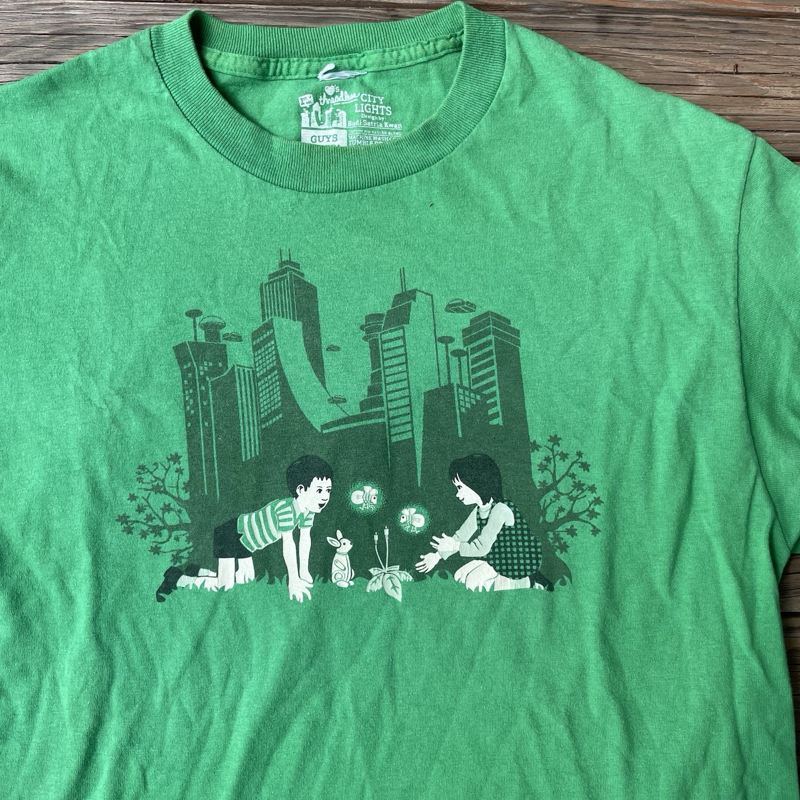 Threadless City Lights Design by Budi Satria Kwan Tshirt Men’s Medium Green USA