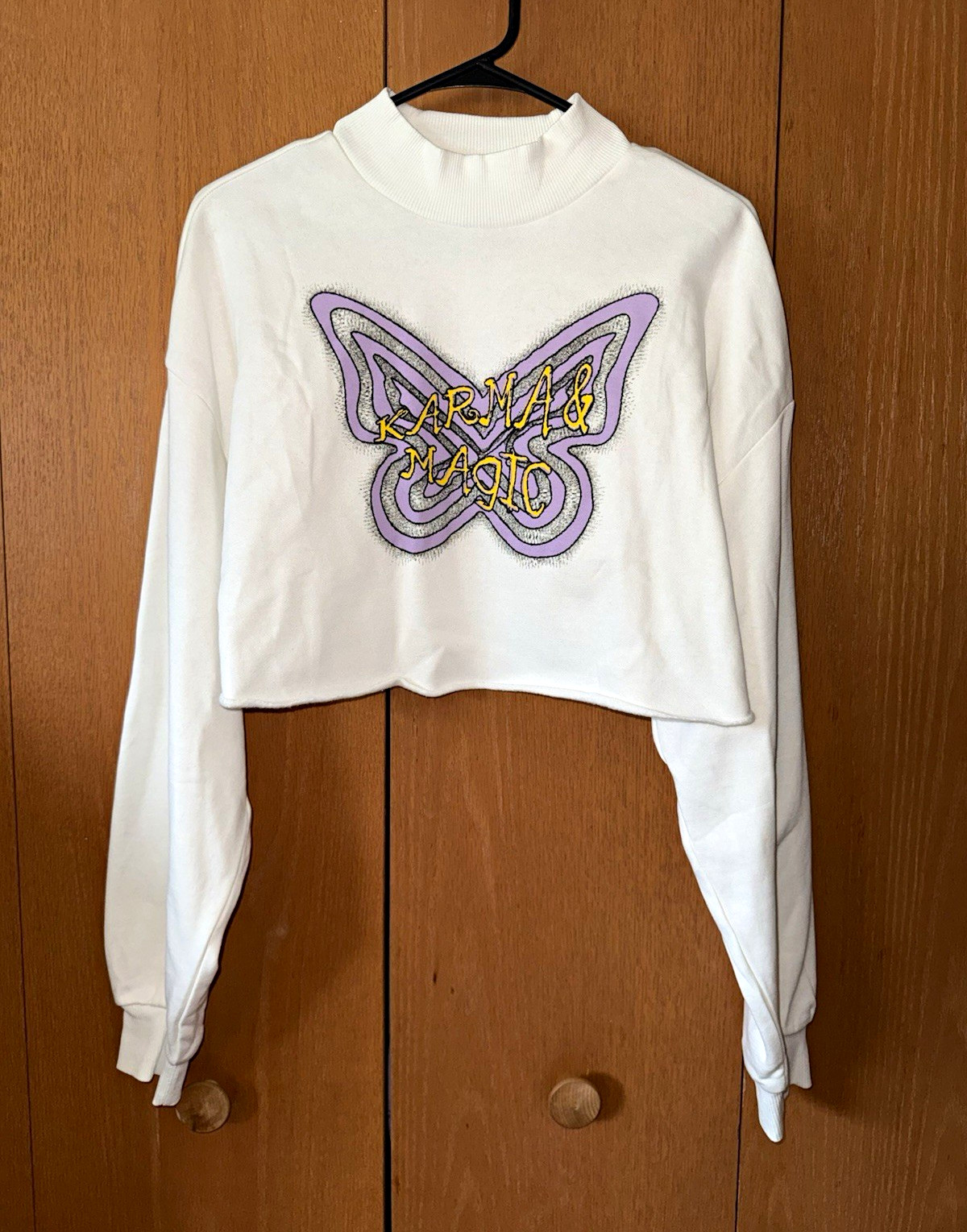 H&M Divided Women’s White/Purple Butterfly Cropped Crewneck Sweatshirt M