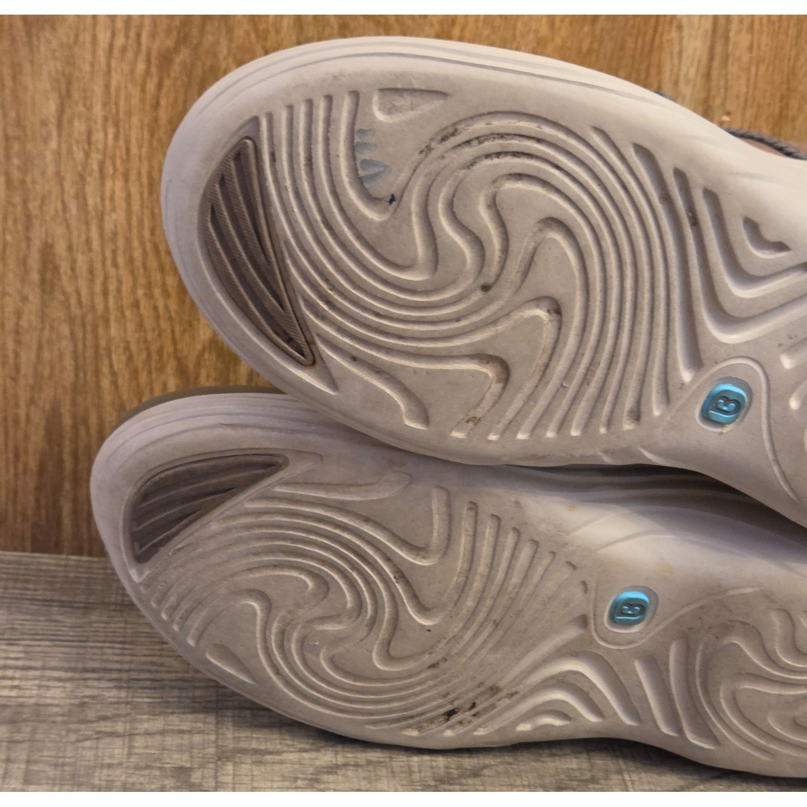 Bzees Zing Slip On Platform Loafer Shoes Womens Size 9 Wide Gray