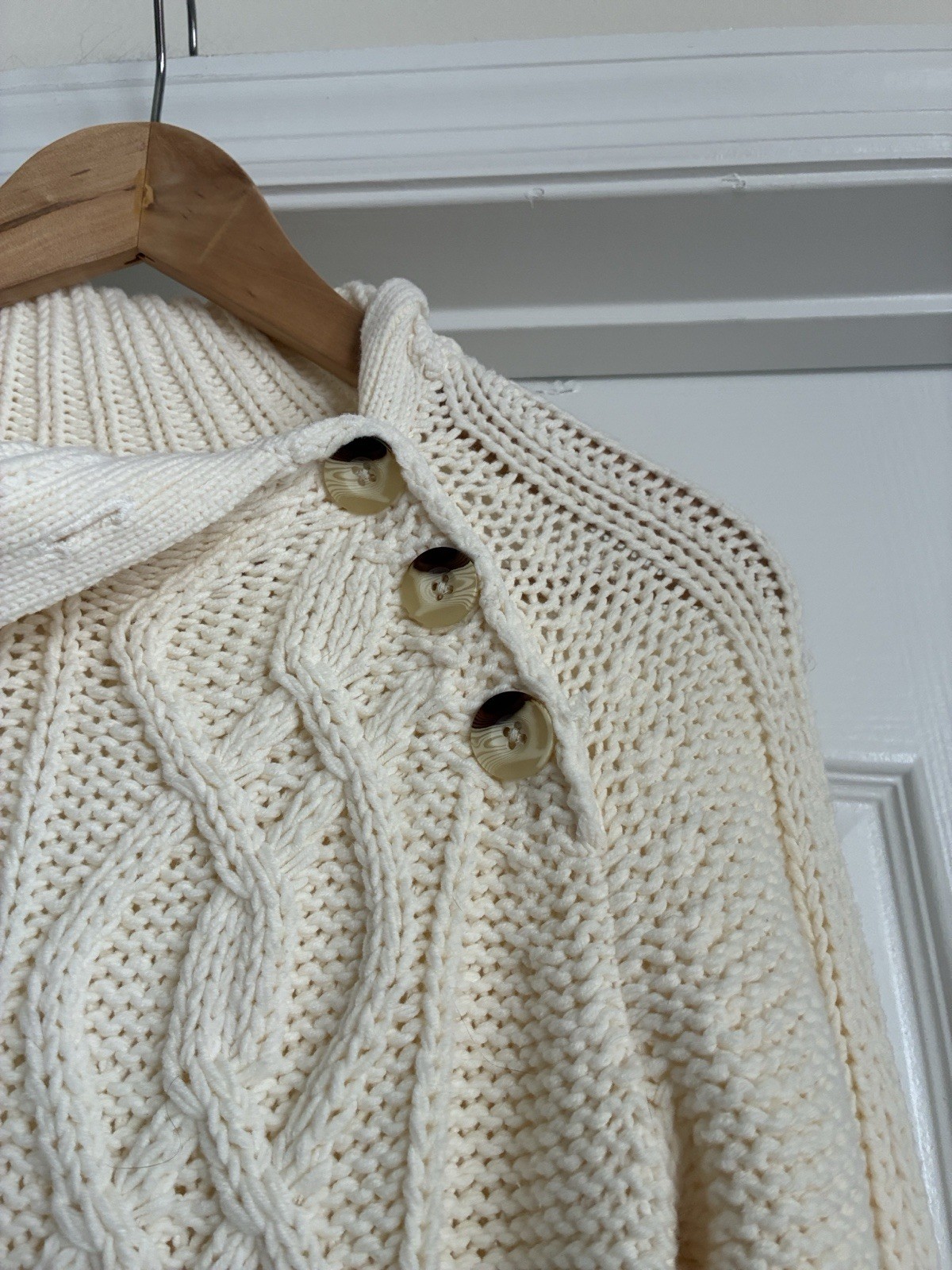 Vintage Falls Creek CableKnit SweaterCream Fisherman Collared CozyCottagecore