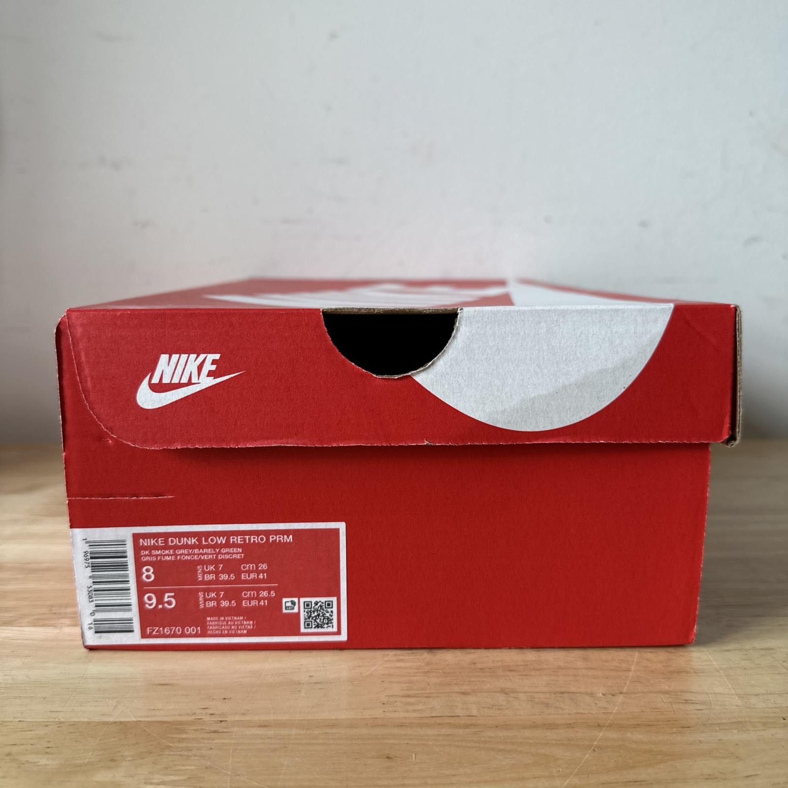 Size 8M/9.5W – Nike Dunk Low Dark Smoke Grey Barely Green FZ1670-001 Pre-Owned