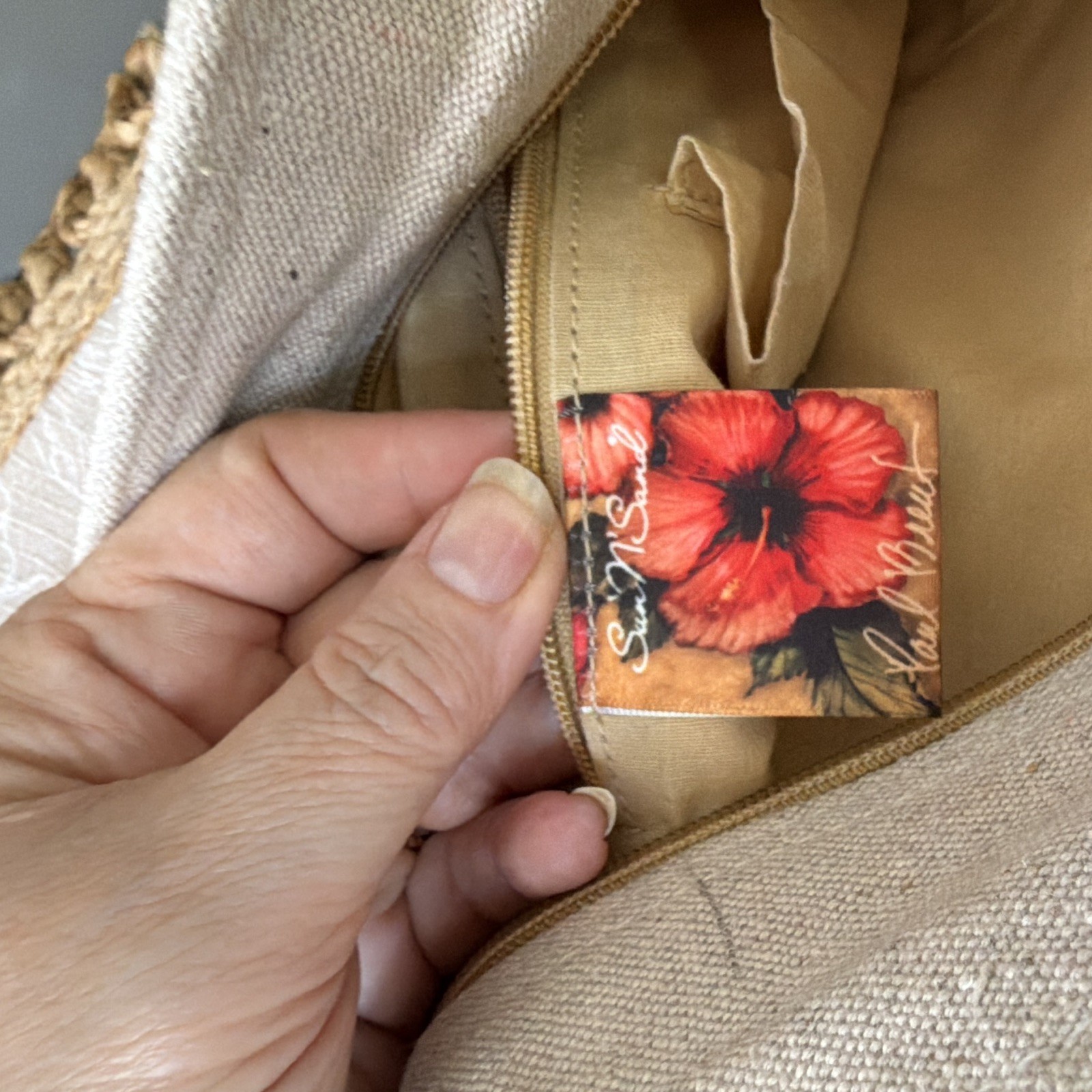 Sun ‘N’ Sand Paul Brent Tropical Tote Beige Zip Bag pre-loved needs cleaning