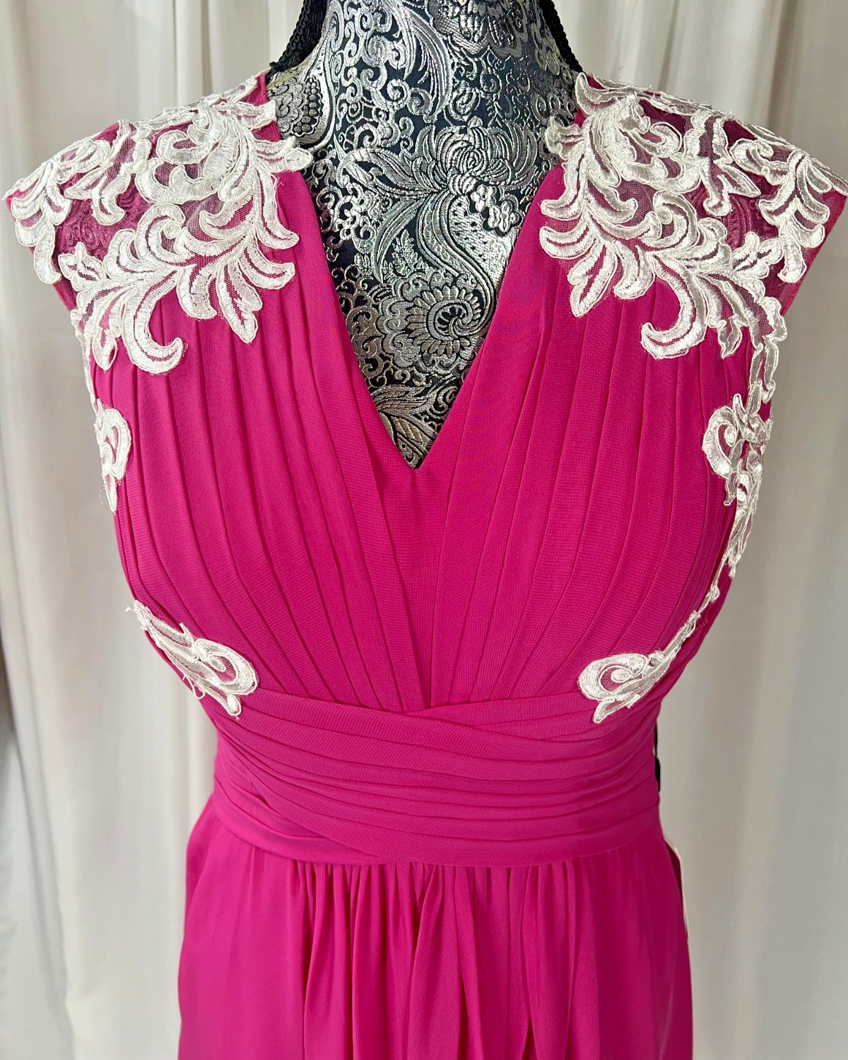 NWT JJ’s House Fuchsia Pink V-Neck Chiffon Cocktail Dress with Lace Appliques