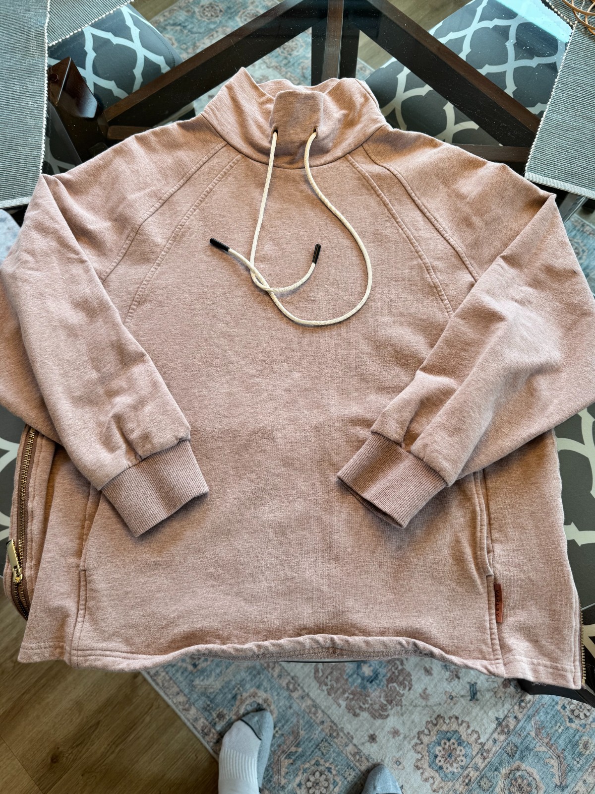 Varley Atlas Sweatshirt – Ash Rose – M. Pre-owned but excellent condition.