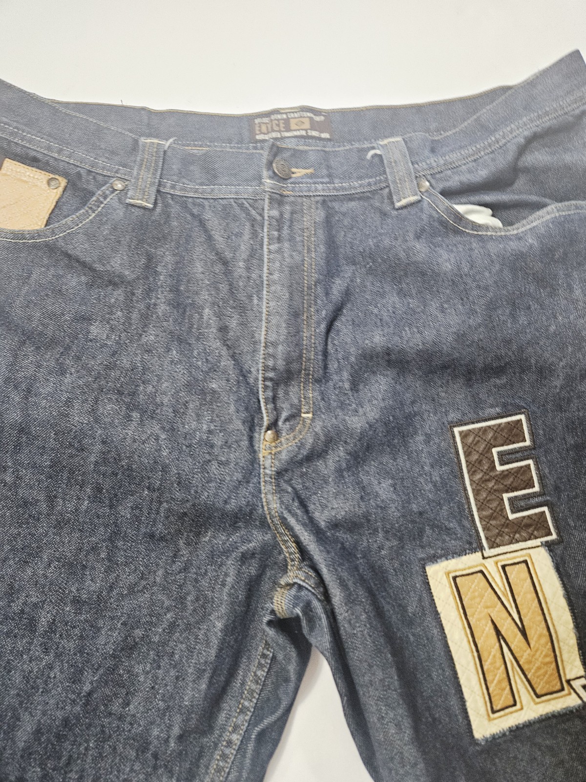Enyce Dark Wash Leather Cotton Denim Jeans Logo Patch Men’s Size 42 Short Leg