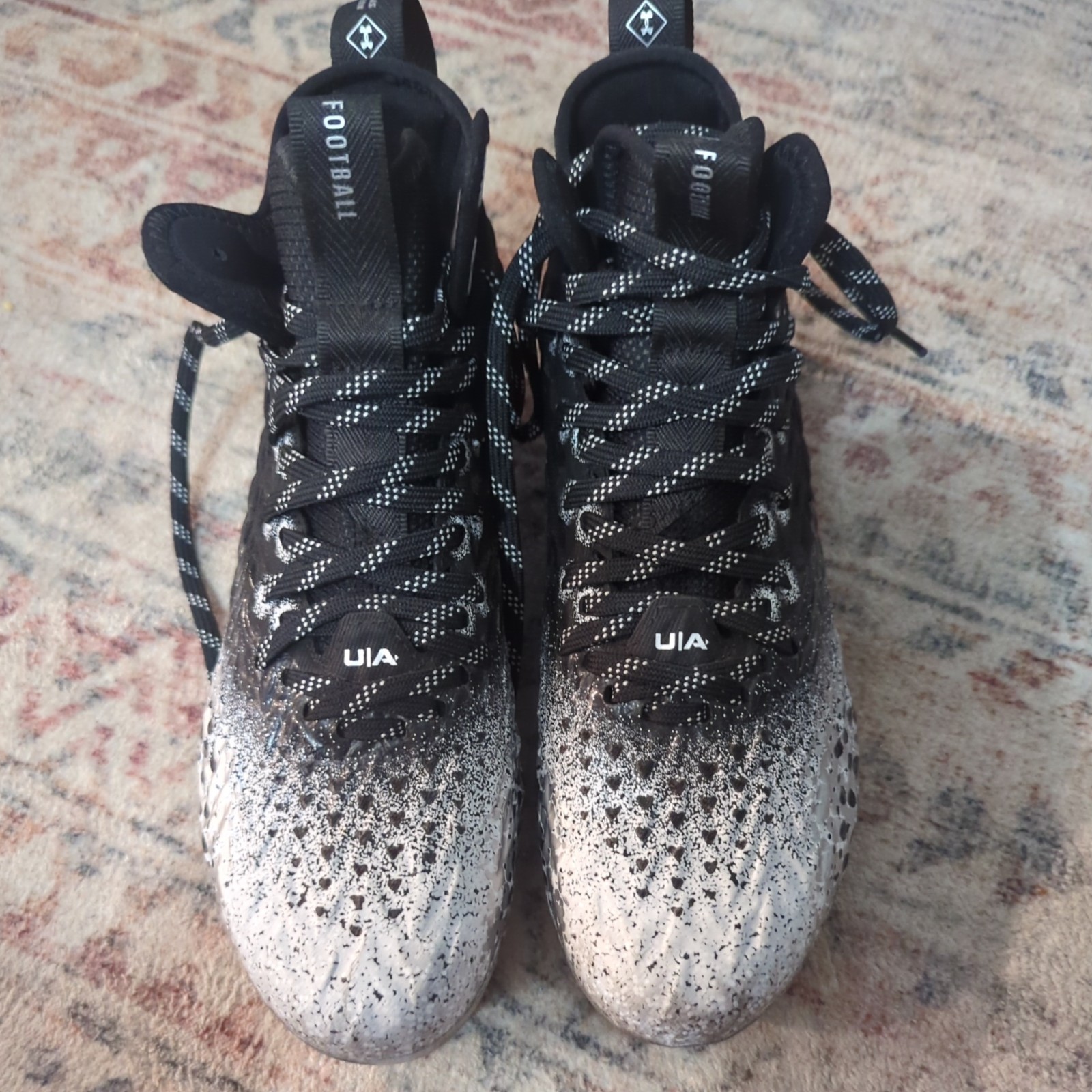 Under Armour Women’s Spotlight Clone Football Cleats Size 7.5