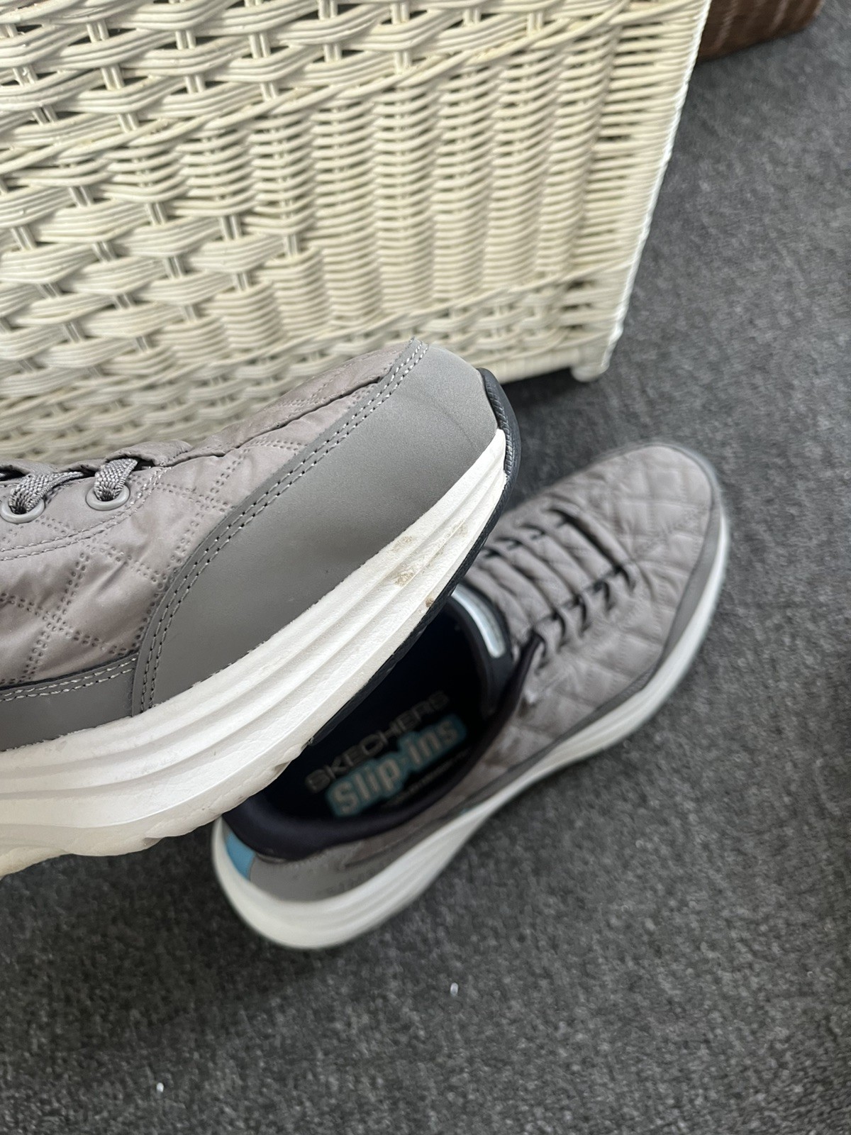 Skechers Men’s Slip-in/on Contour Foam Cozy Fit Shoes Gray Size:10.5 #232619 GUC