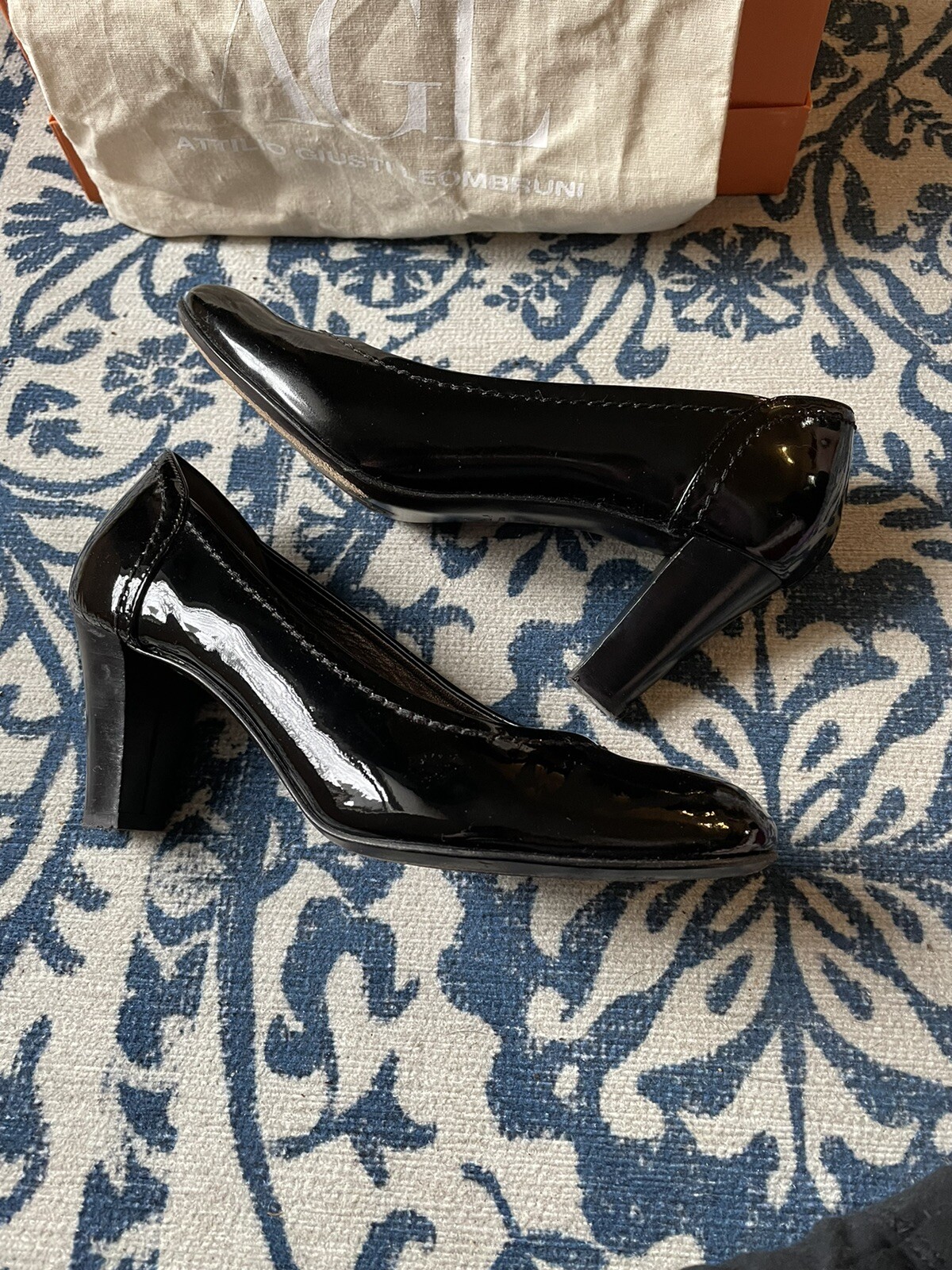AGL Attillio Giusti Leombruni black patent leather pumps 36.5 heels almond toe