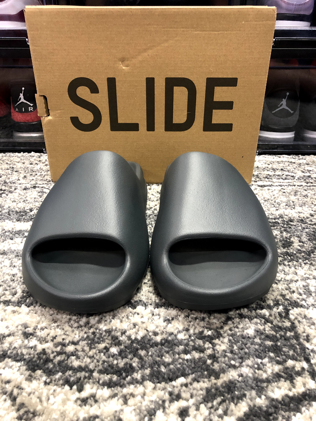 ADIDAS YEEZY SLIDE ‘SLATE GREY’ – SIZE 8 MENS US – BNIB – DEADSTOCK!!
