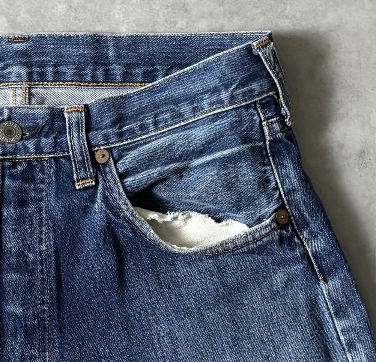 vintage Levi’s 501XX 90s Valencia 555 Redline Selvedge W33 L34 USA Made