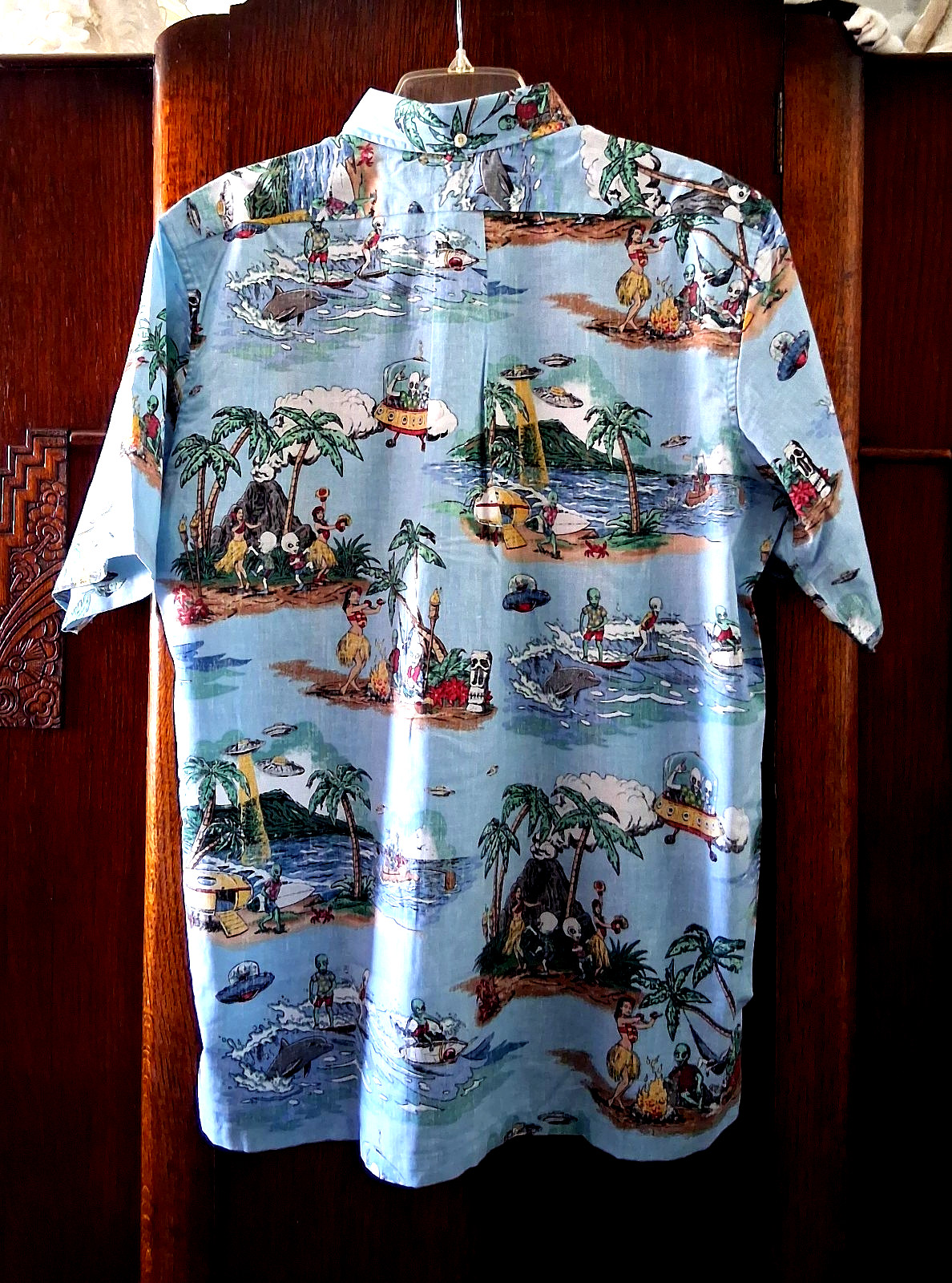 Reyn Spooner Men’s ALOHA ALIENS NWT CLASSIC FIT PULLOVER Sky Blue Shirt Sizes