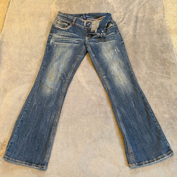 Amethyst Women’s Jeans Slim Bootcut Pockets Size 9 Dark Blue Denim