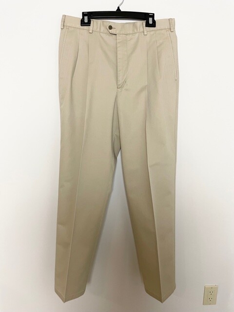 Norsport Mens Chino Pants Size 36×33 Beige Khaki Pleated Front Pockets Easy Care