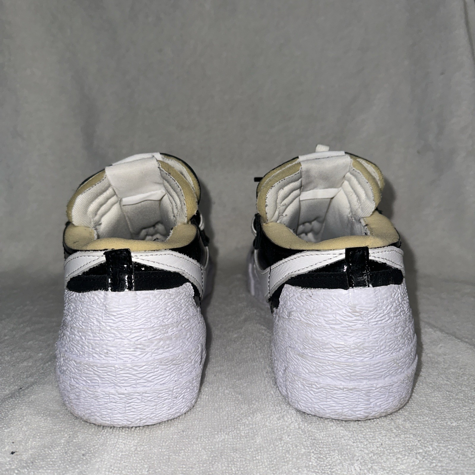 Size 10 – Nike sacai x Blazer Low Black Patent used