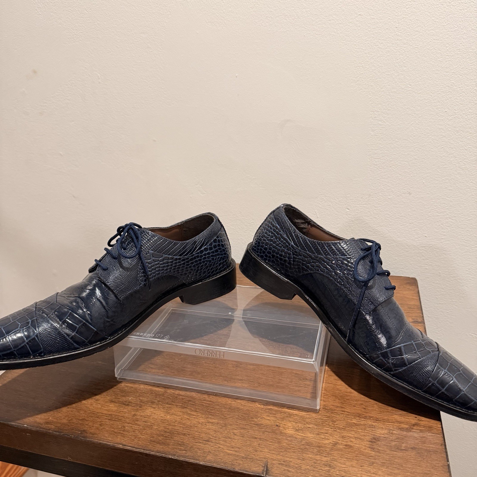 Stacy Adams Men’s SIZE 7.5 Blue Croc-Embossed Leather Derby Dress Shoes 24985