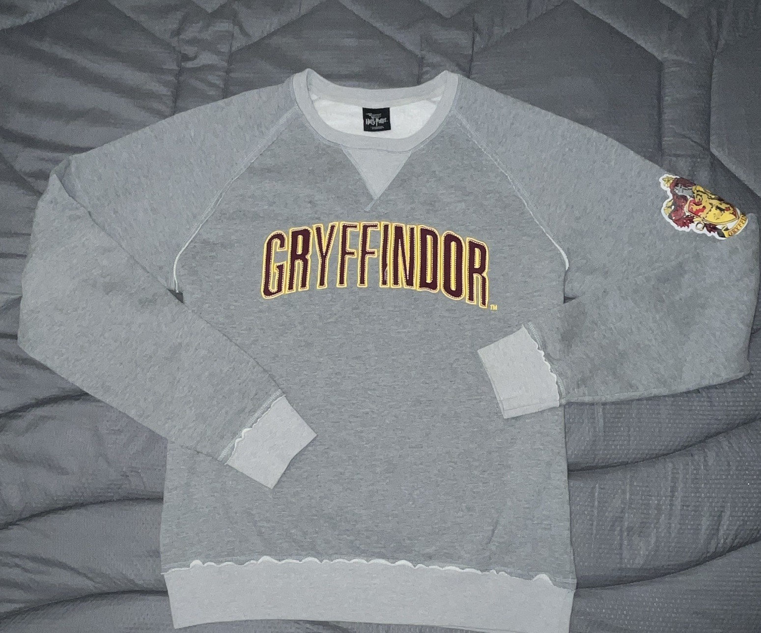 Universal Studios Harry Potter Gryffindor Gray Crewneck Fleece Sweatshirt XL