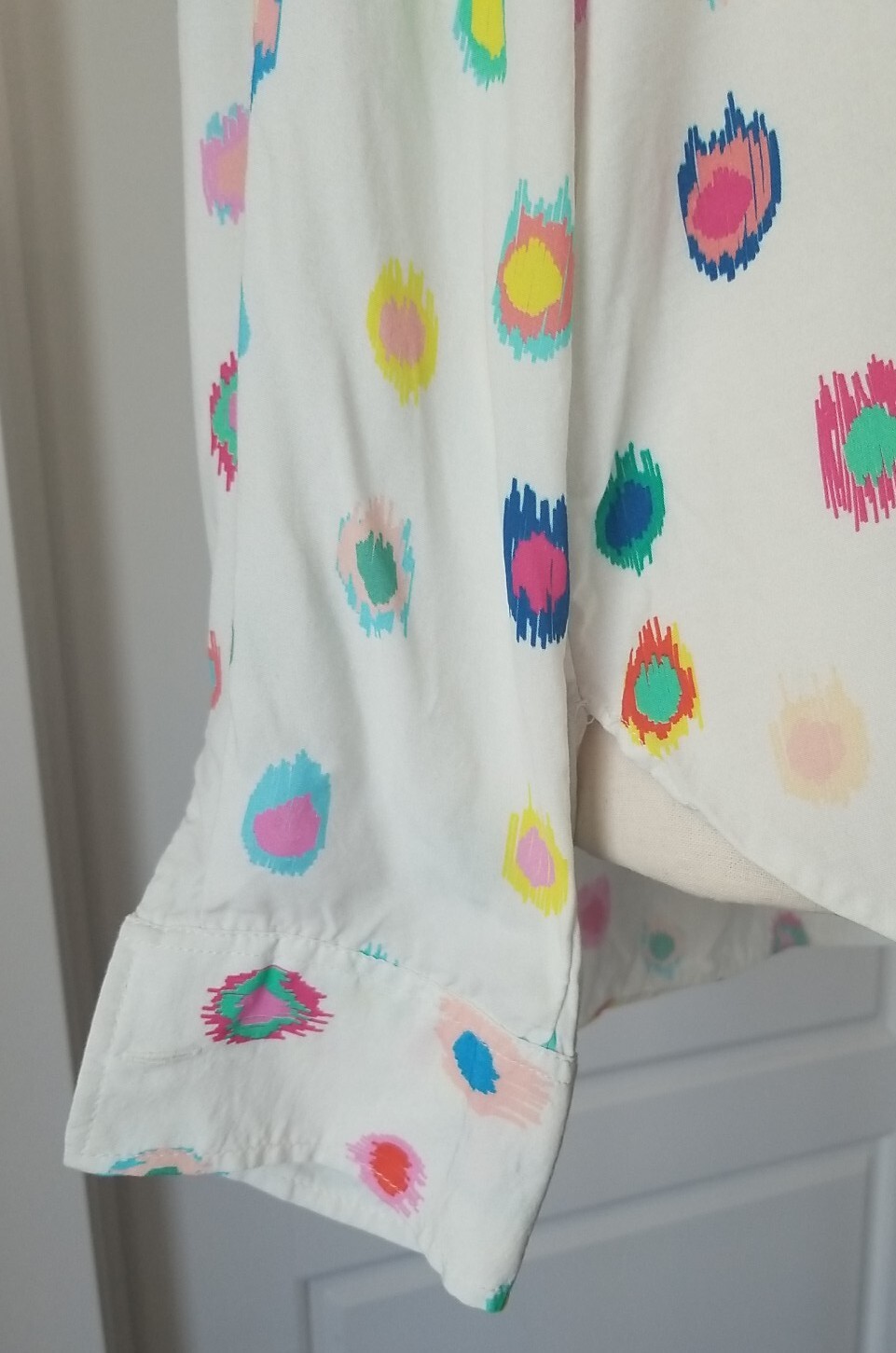 Vilagallo Button Up Top Geometric White With Colorful Paint Splat Size 46 Large