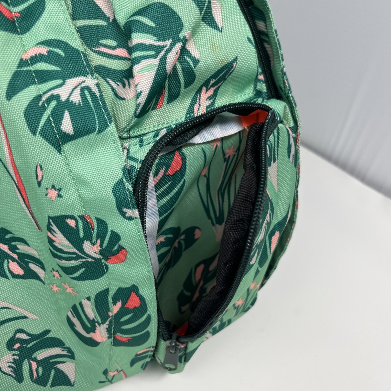 KAVU Tropical Jungle Leaf Rope Sling Backpack Canvas Bag Outdoor Beach Travel