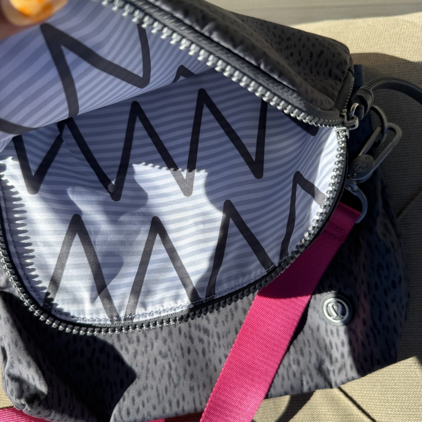 Lululemon Party Om Bag Dotted Dash Magenta Strap Festival Travel Purse Crossbody