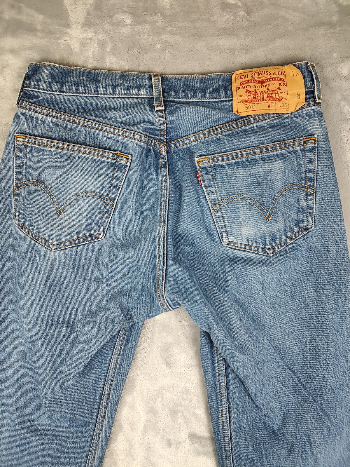 Levis 501 Jeans Mens 34×36 Blue Straight Leg Button Fly Denim Medium Wash