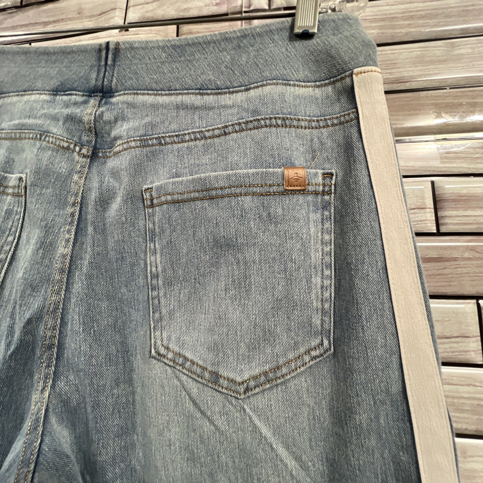Halara womens L 12/14 shortsHigh Waisted Relaxed Denim Bermuda Malbu Blue NWT