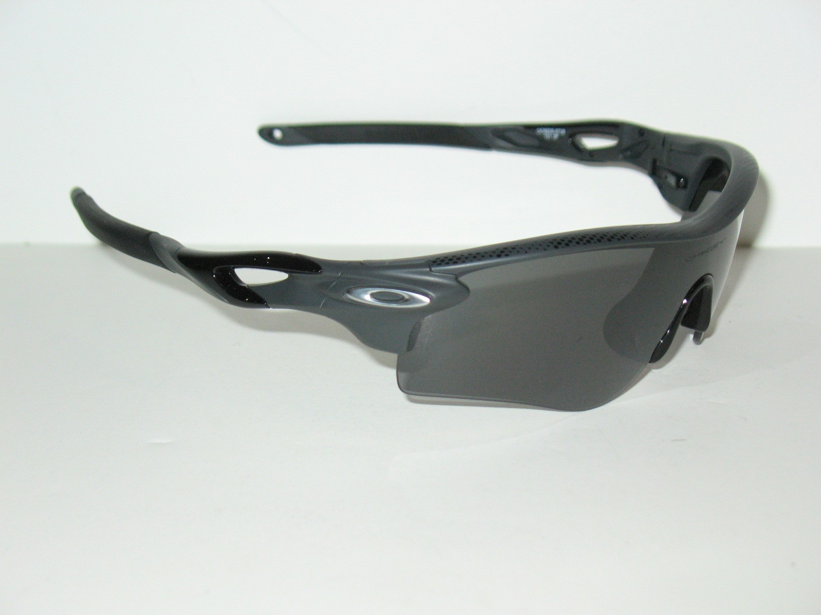 Oakley RADARLOCK High Resolution Carbon Frame Prizm Black Polarized Sunglasses