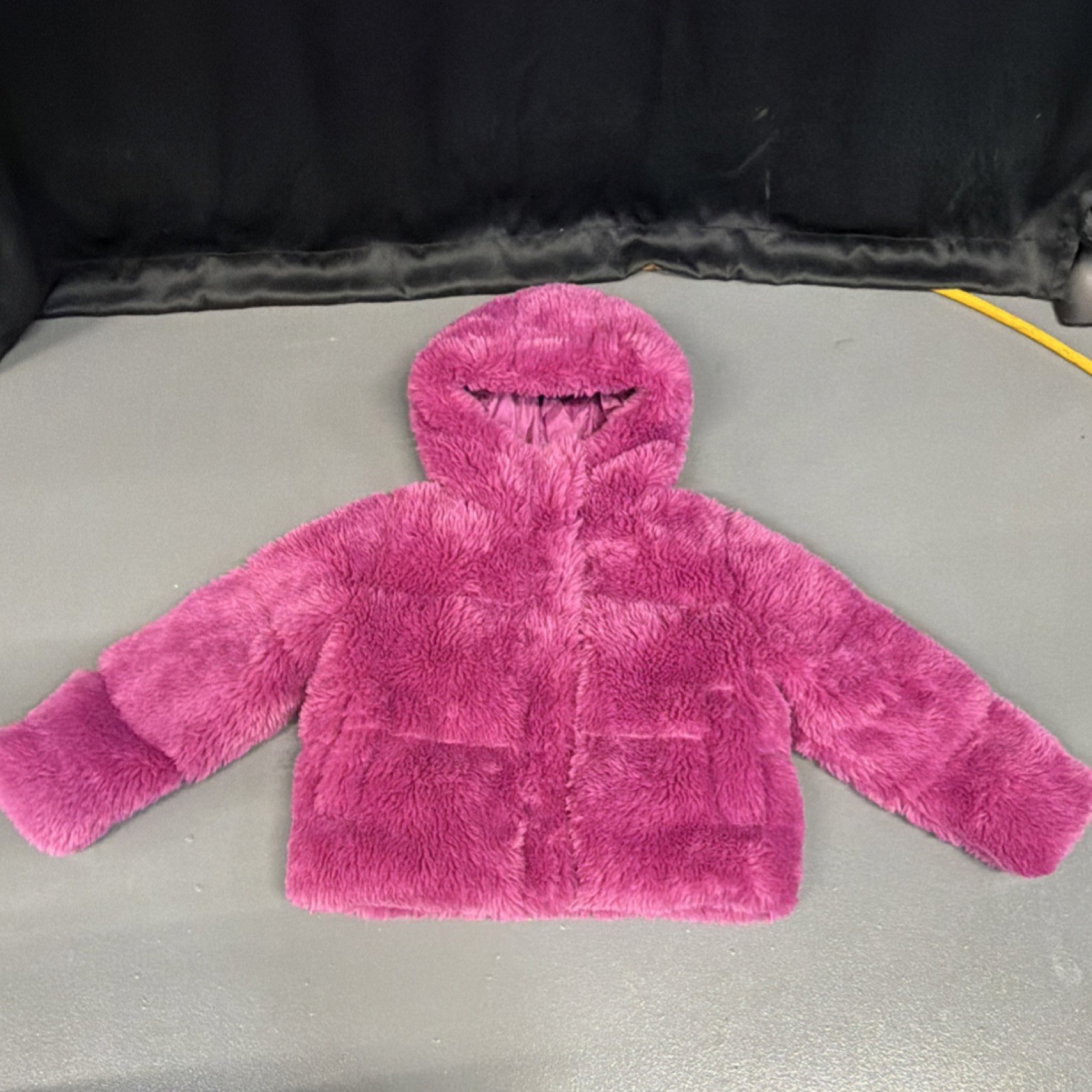 UGG Girls Pink Faux Fur Hooded Jacket M 100% Recycled Polyester Full Zip
