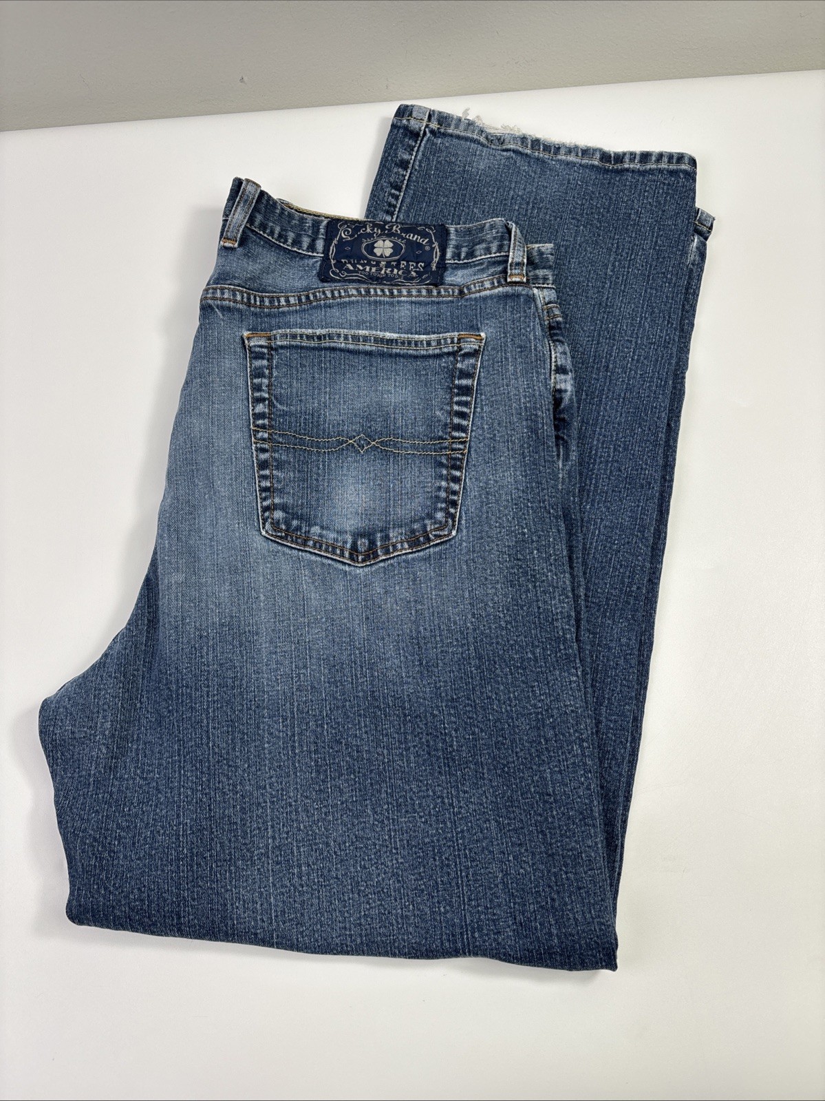 Lucky Brand Dungarees Blue Jeans Mens Size 36 Loose Fit Short Length Vintage