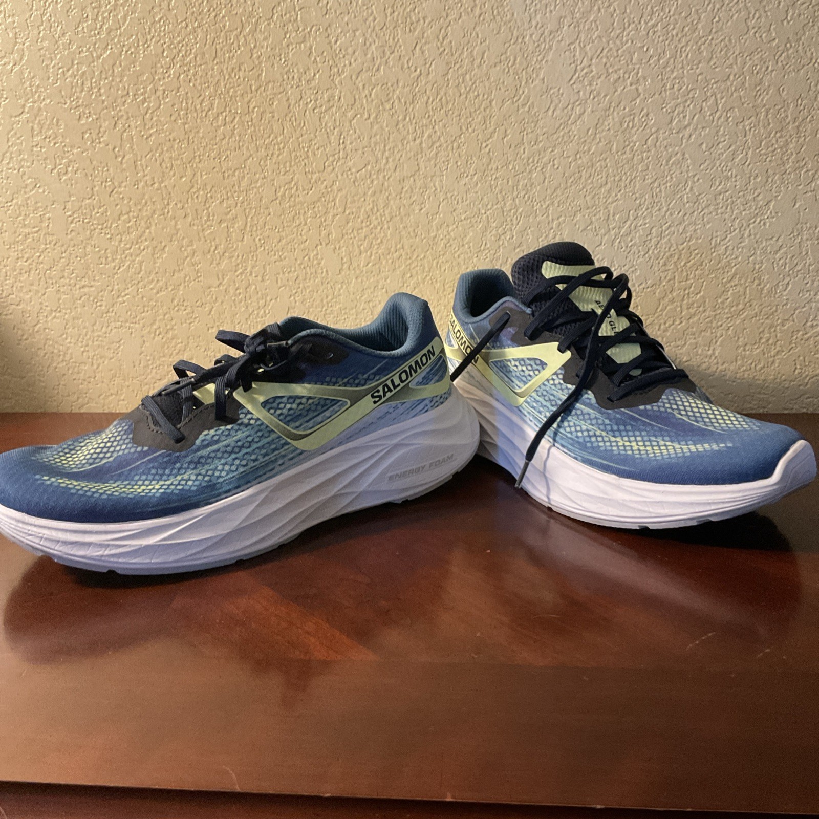 Salomon Women’s Aero Glide Running Shoes Sneakers Size 11.5 in Blue and Yellow