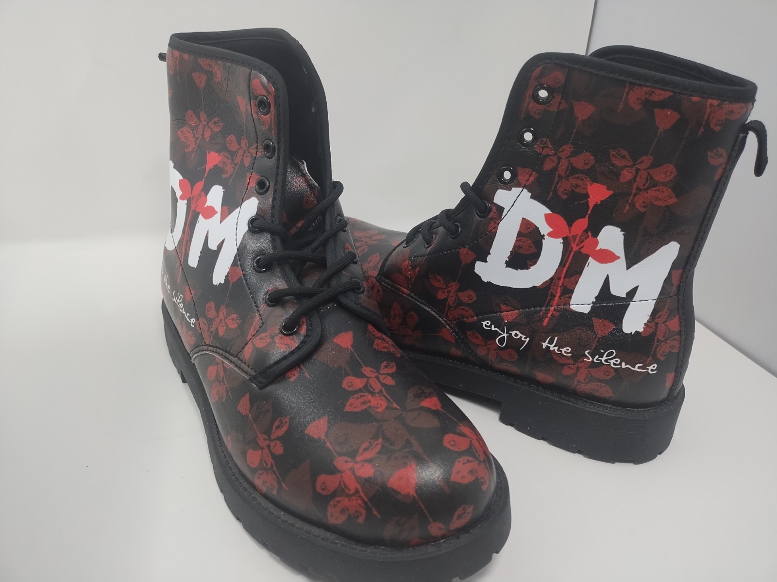 Depeche Mode Boots. Enjoy the Silence. DM Violator. Men’s 7.5 Women’s 10 Euro 41