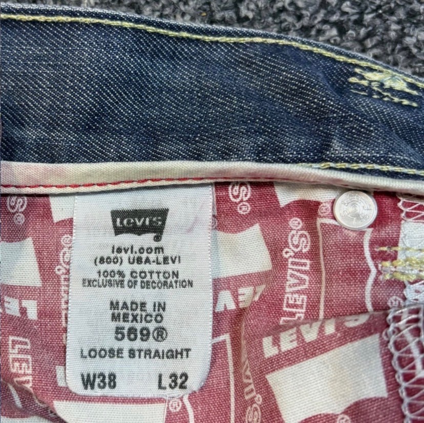 Vintage Levi’s 569 Loose Straight Jeans W38 L32 Blue Denim Cargo Pockets