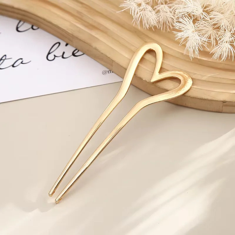 1Pcs French Vintage Metal Heart U Shaped Hair Pins Hair Sticks Hair Fork.