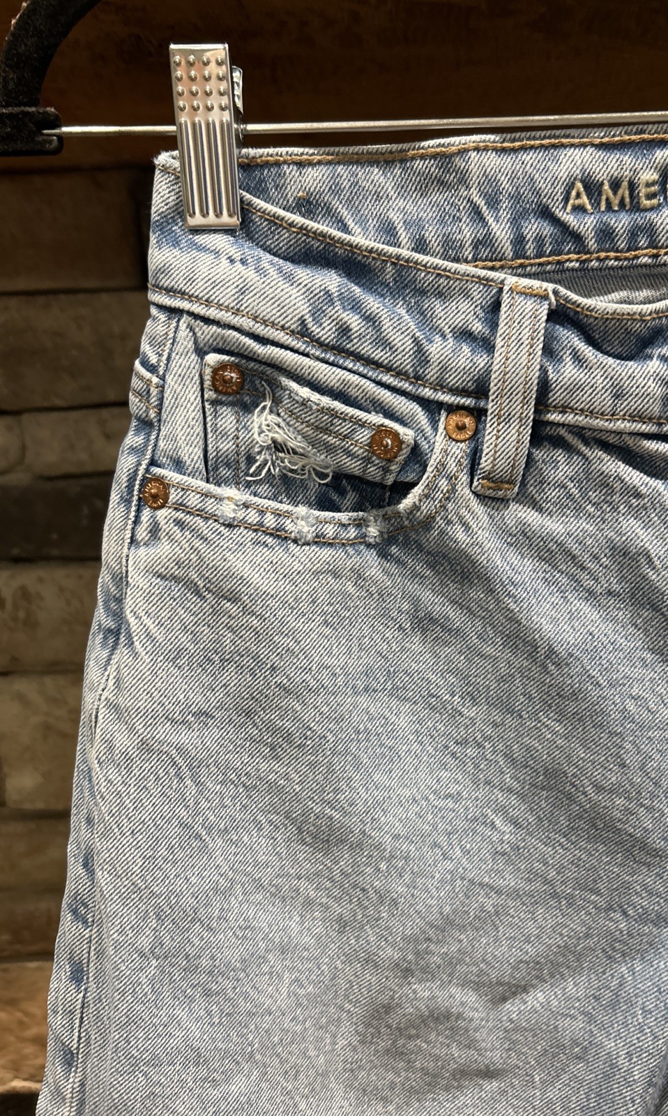 Women’s AMERICAN EAGLE Light Wash Barrel Jeans Size 000 Reg *B7