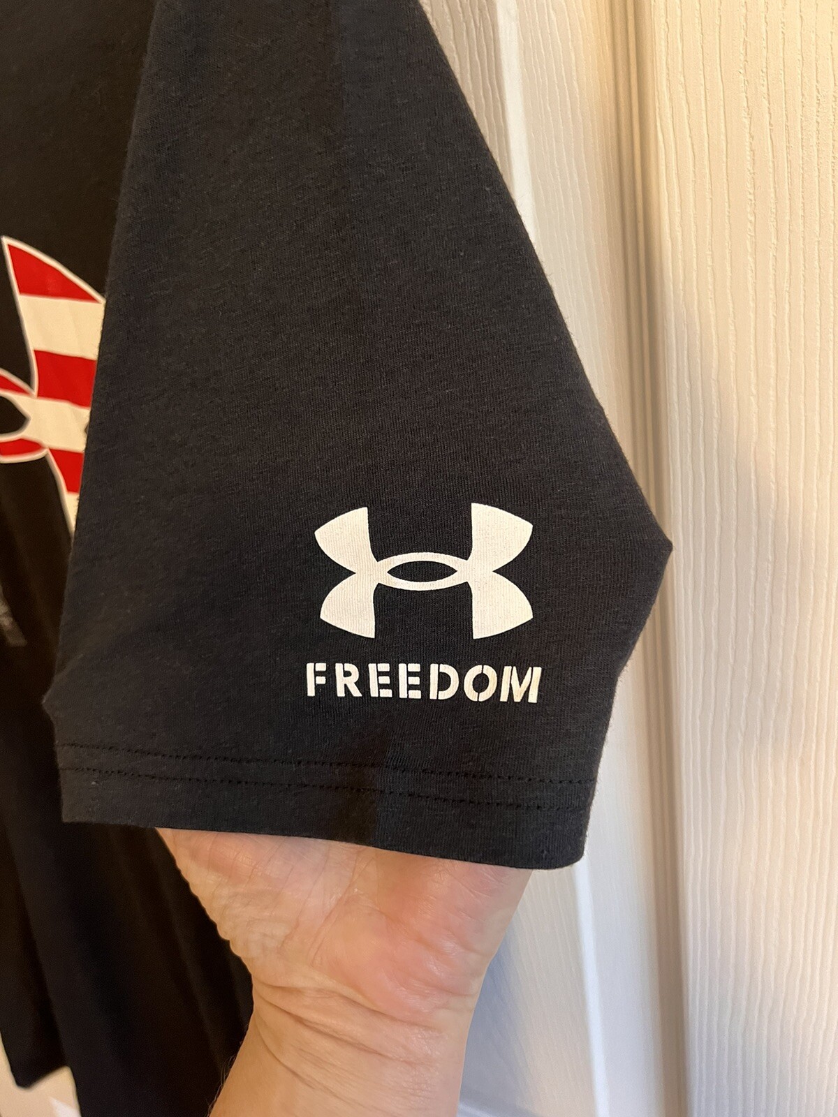 Under Armour Men’s UA Freedom Logo T-Shirt 1370811-001 Black/BNWTS