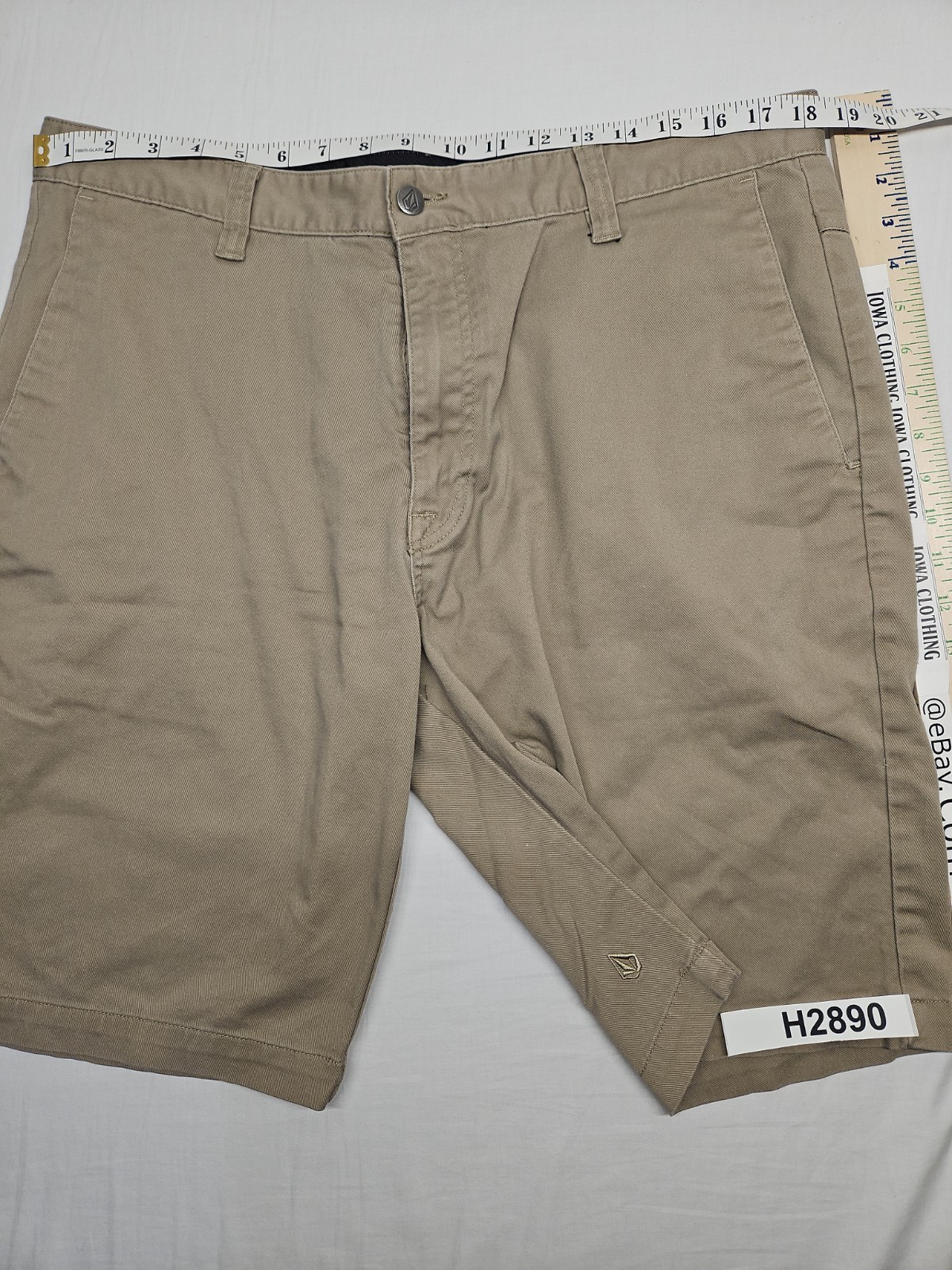 Volcom True To This Men’s Size 36 Khaki Chino 10″ Inseam Logo Shorts