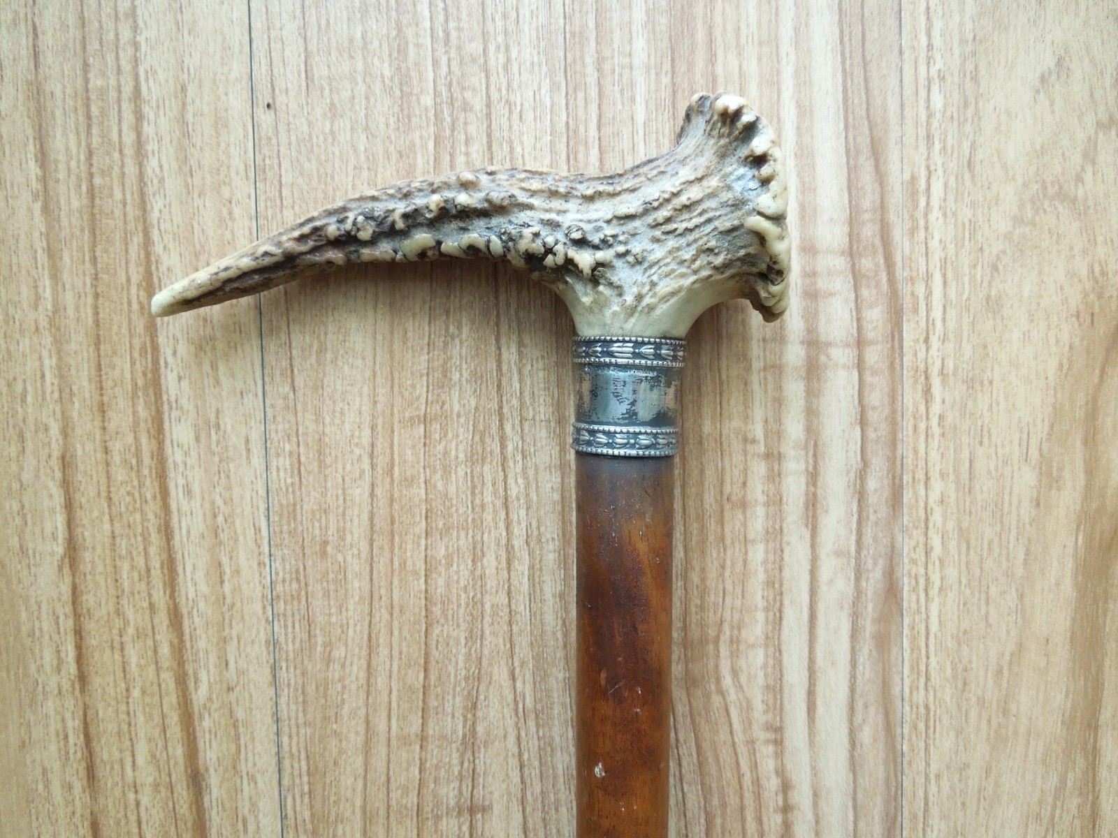VINTAGE Antler Stag Horn Handle Cane Walking Stick Silver Collar 35″ length