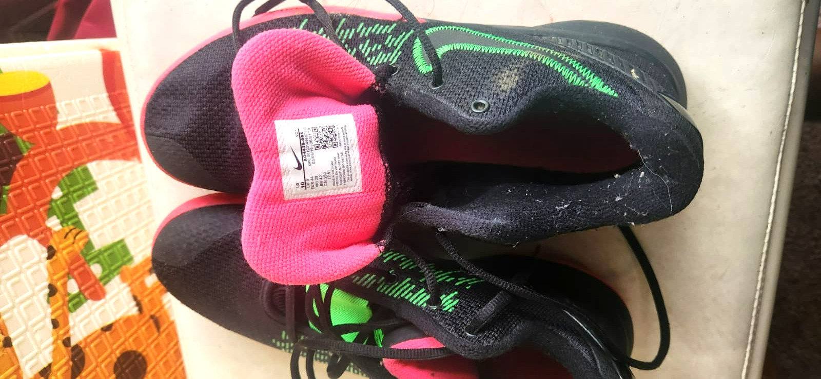 Nike Kyrie Flytrap 2* in the “Black / Hyper Pink