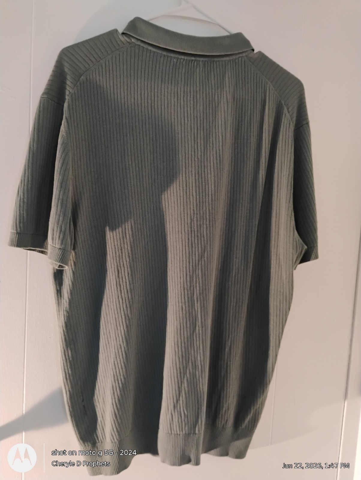 ZARA Light Green Sweater For Men Short Sleeves Collar Three Front Buttons Large