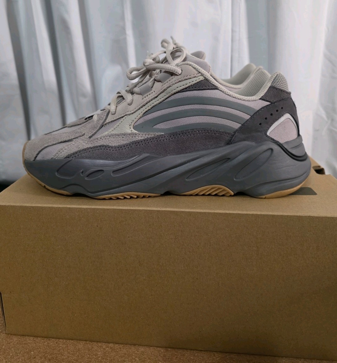 Adidas Yeezy Boost 700 V2 7.5 Tephra Gray Suede Low Top Sneakers FU7914