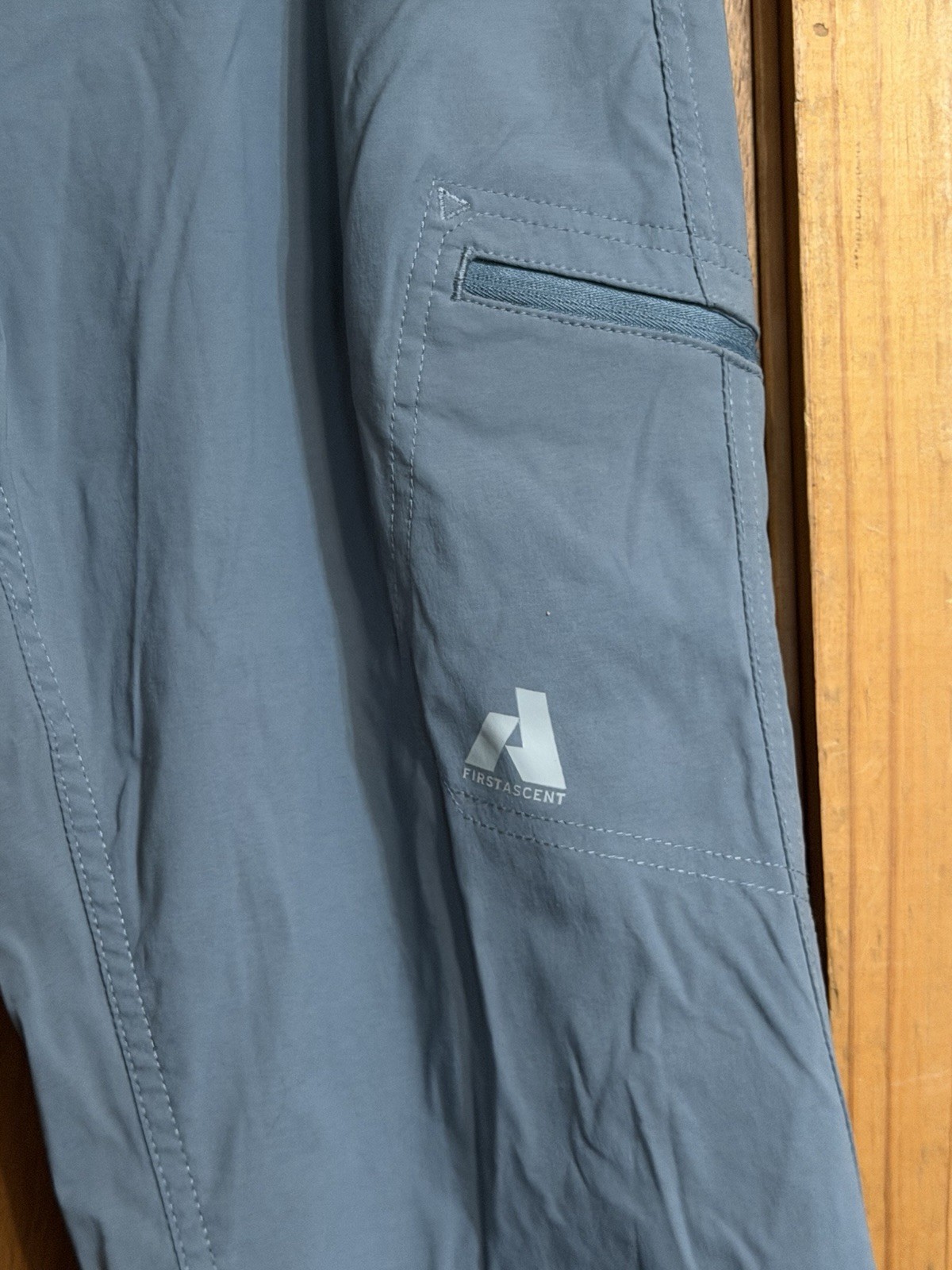Eddie Bauer First Ascent Capri Pants Womens Size 4 Gray Nylon Stretch Quick Dry