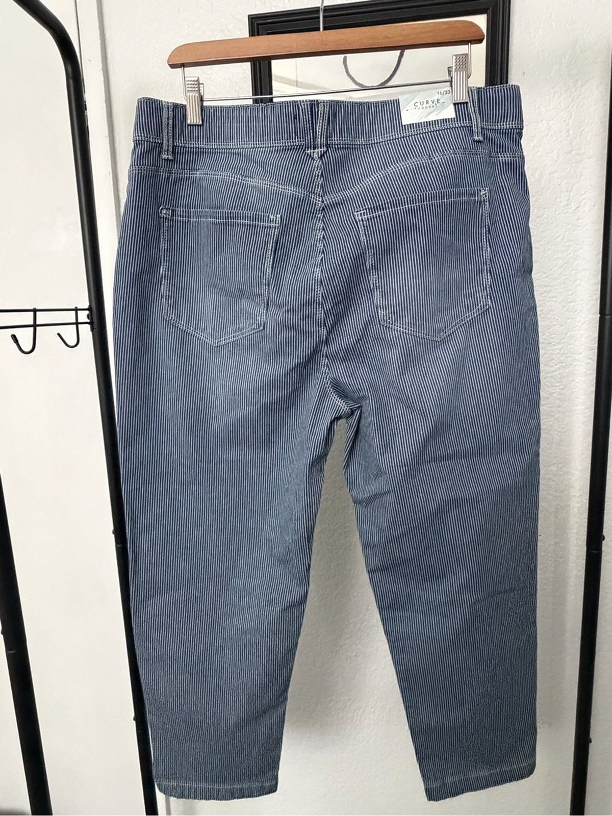 Curve Collection Women’s Ankle Crop Jeans – Blue Pinstripe