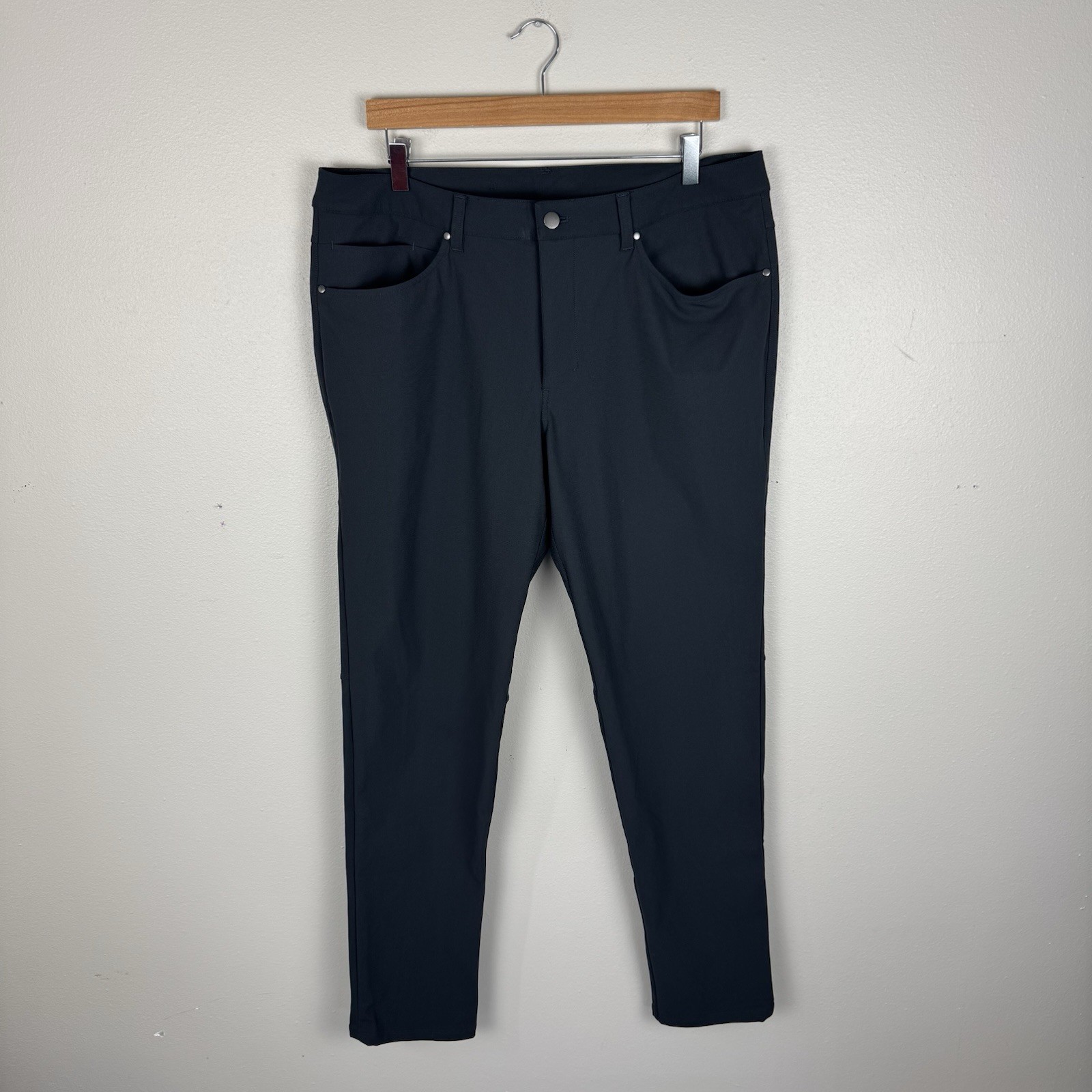Lululemon ABC Pant Slim Fit 32″ Size 36 Warpstreme Grey 2 Way Stretch Chino