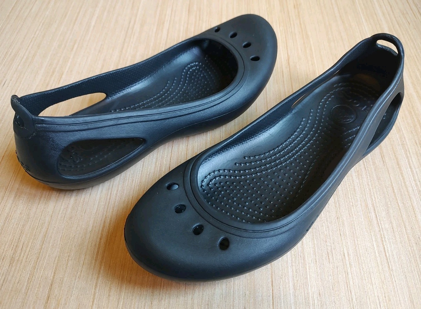 Crocs Women’s Kadee Ballet Flats Black Cut Out Details Size 7 NEW Shoes Flat