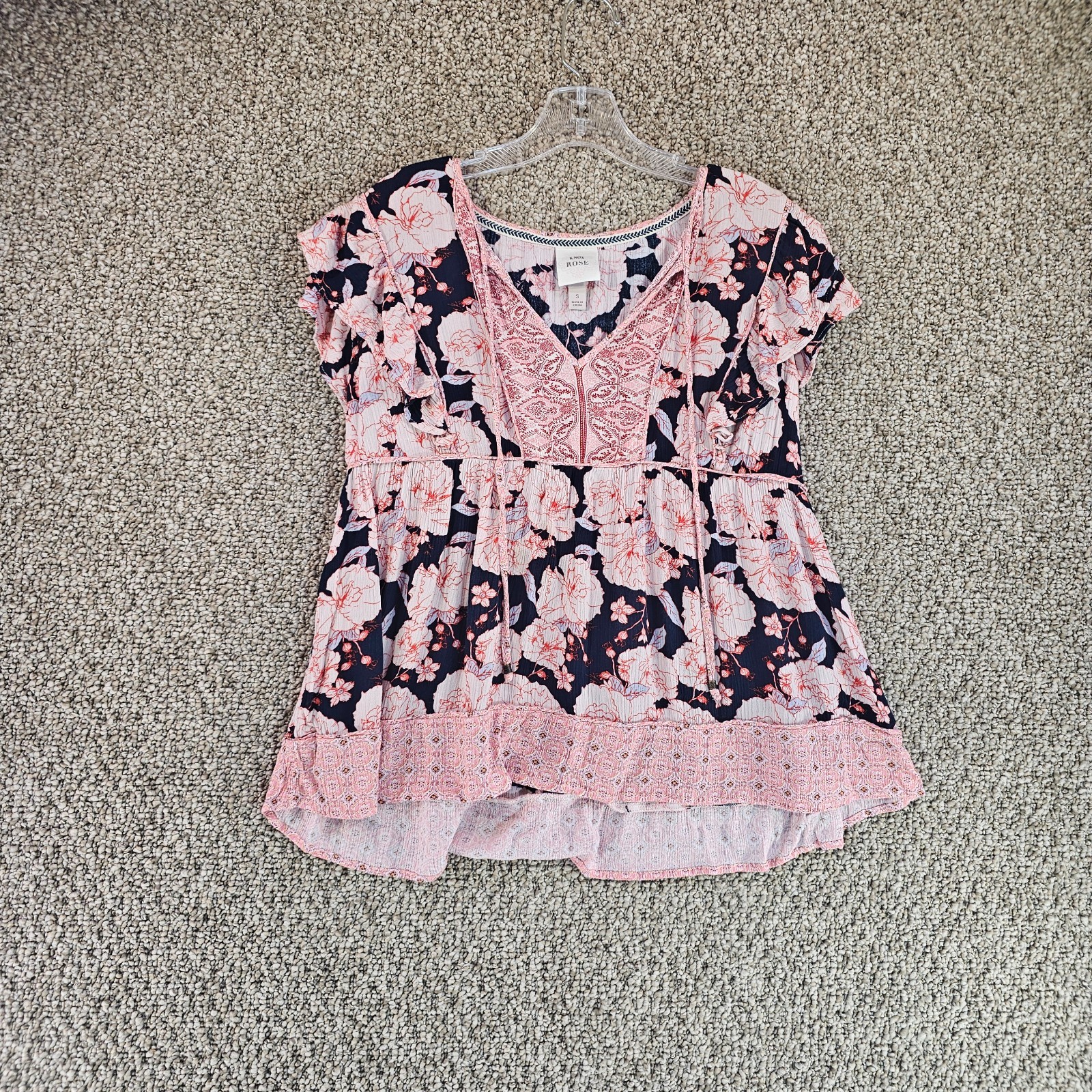 Knox Rose Top Blouse Womans Small Short Sleeve V-Neck Floral