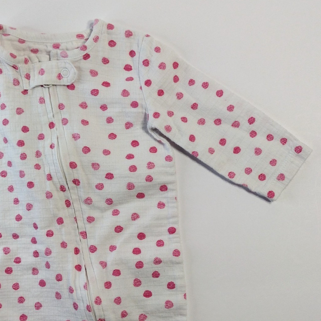 KeaBabies Soothe Zippy Swaddle Wrap 0-3M & Aden Girls Footed Sleeper 0-3M Pink