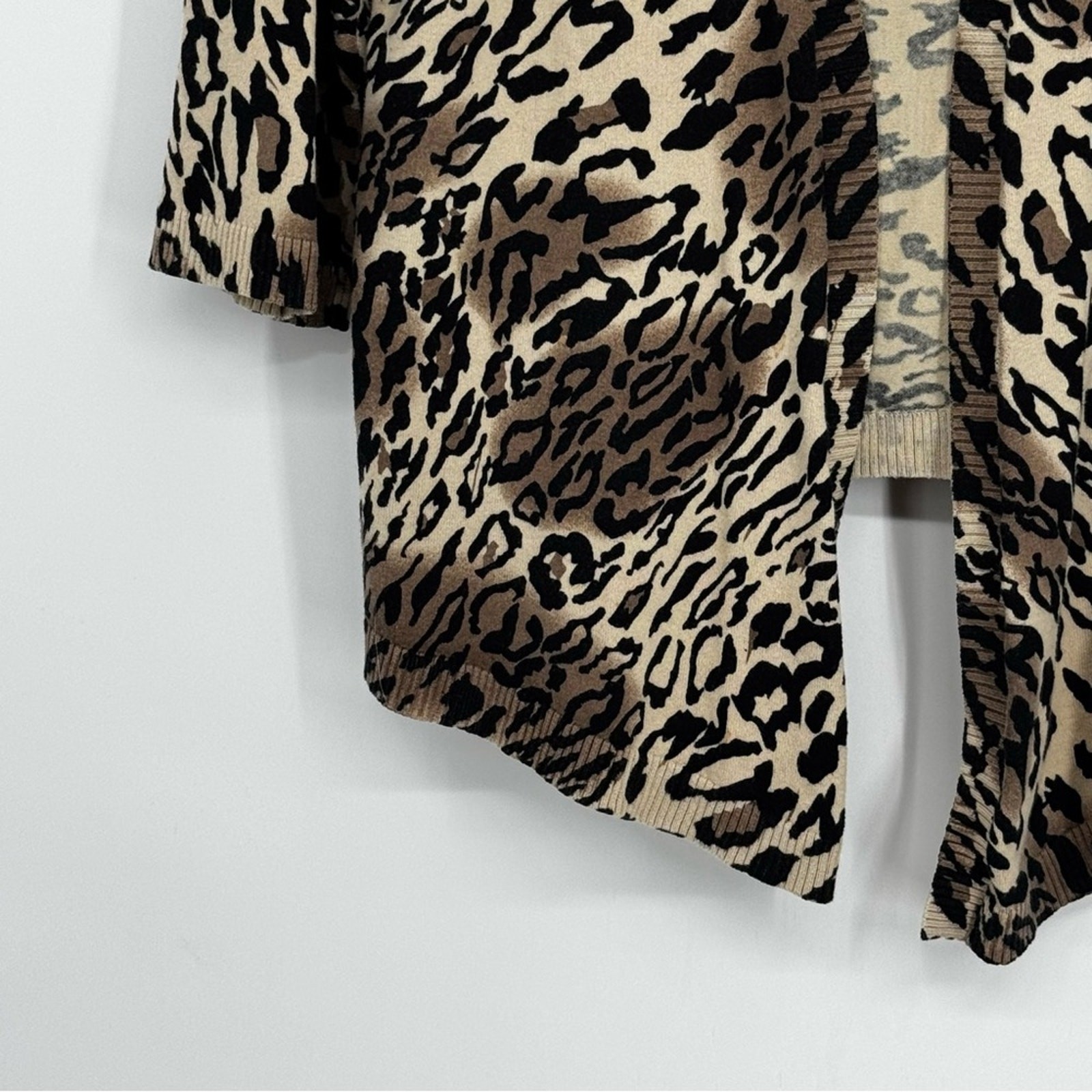 Chico’s Size 2 (Reg 12) Black/Tan Cotton/Nylon/Span Animal Print Open Cardigan